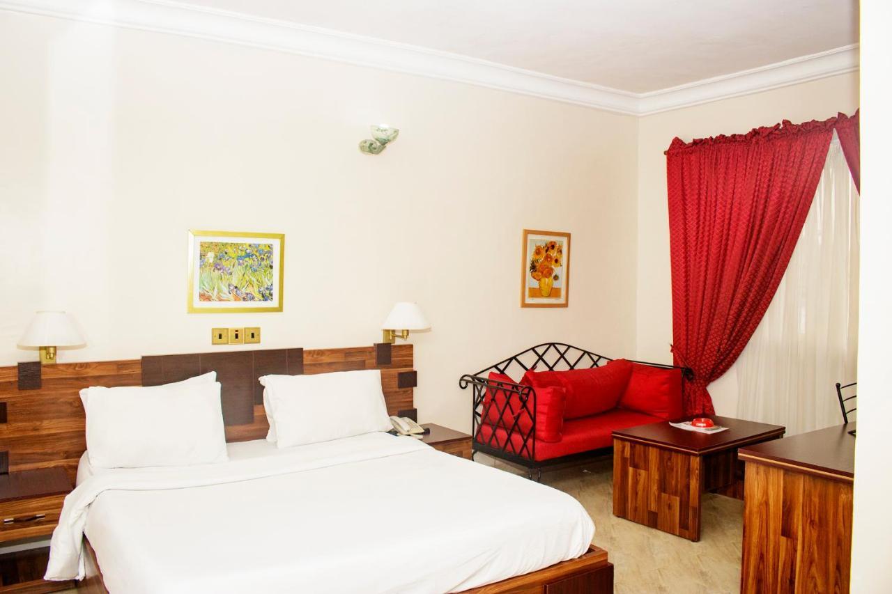 Bougainvillea Hotels Порт Харкорт Екстериор снимка